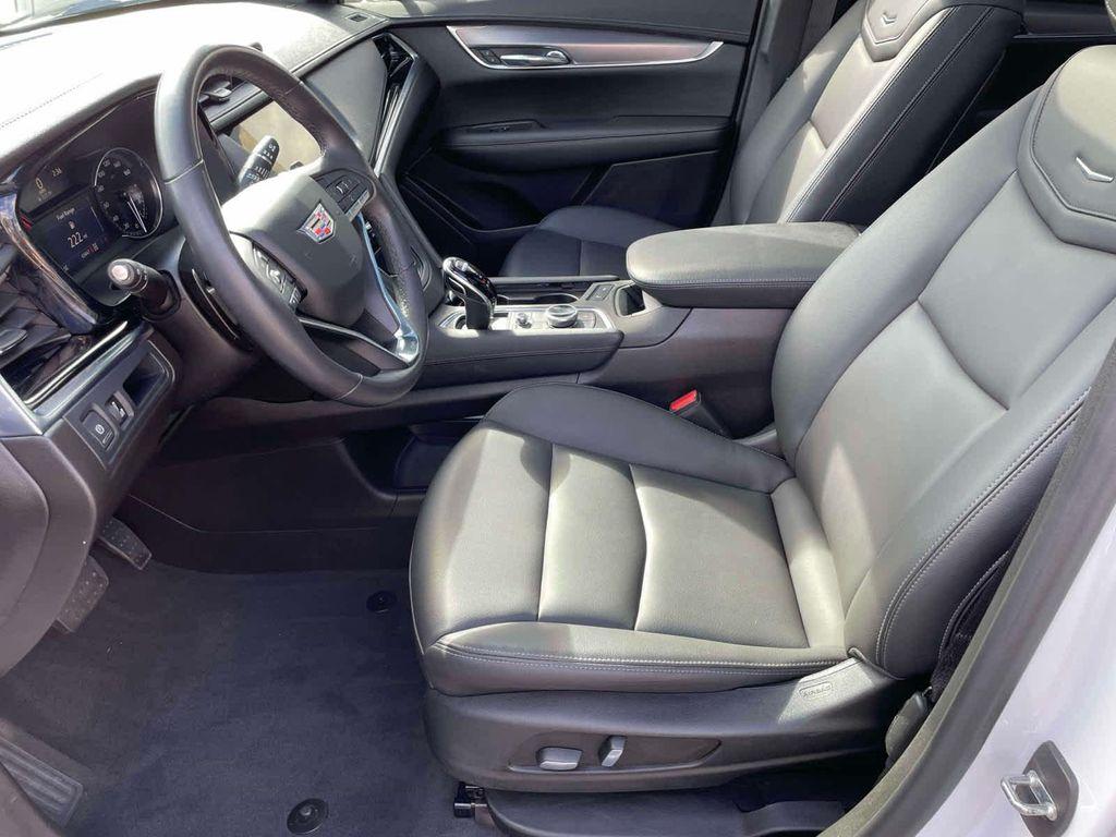 used 2023 Cadillac XT6 car, priced at $29,998