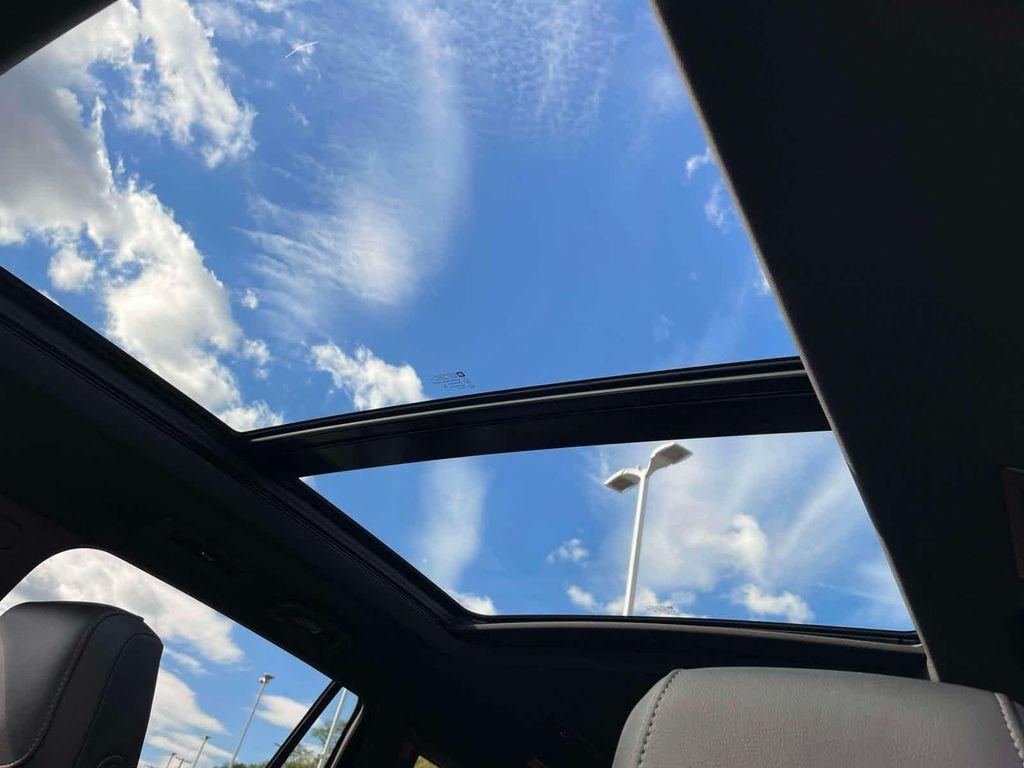 used 2023 Cadillac XT6 car, priced at $29,998