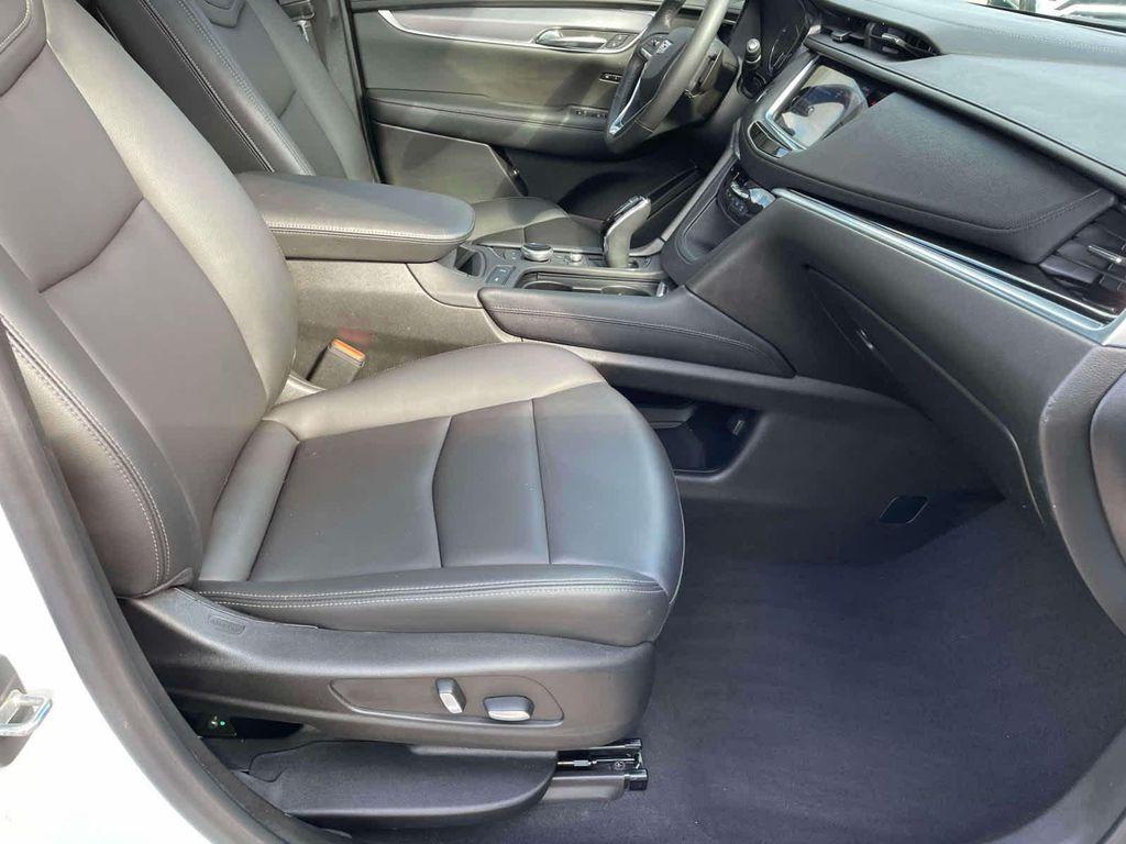 used 2023 Cadillac XT6 car, priced at $29,998