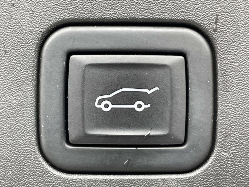 used 2023 Buick Envision car, priced at $28,993