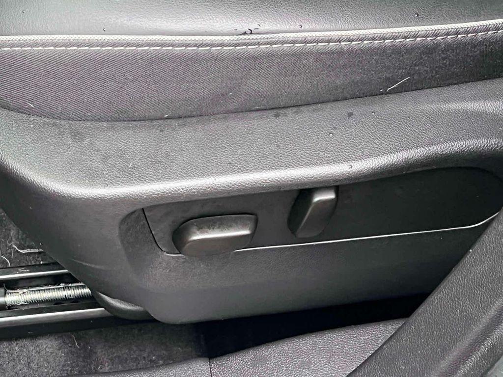 used 2023 Buick Envision car, priced at $27,996