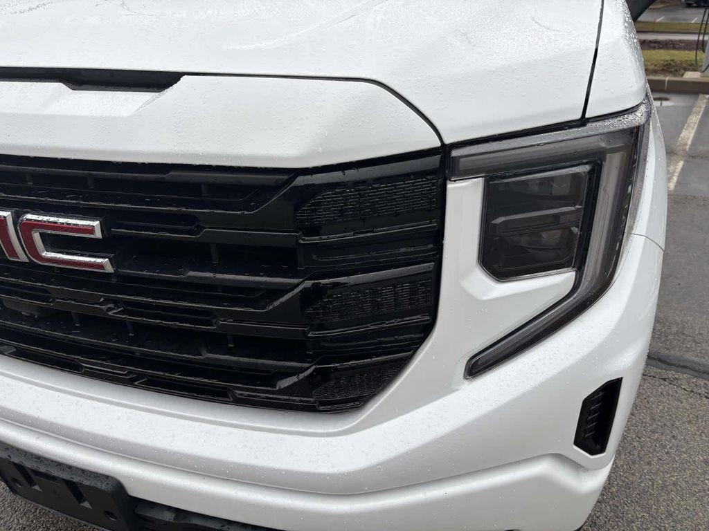 used 2022 GMC Sierra 1500 car, priced at $42,986