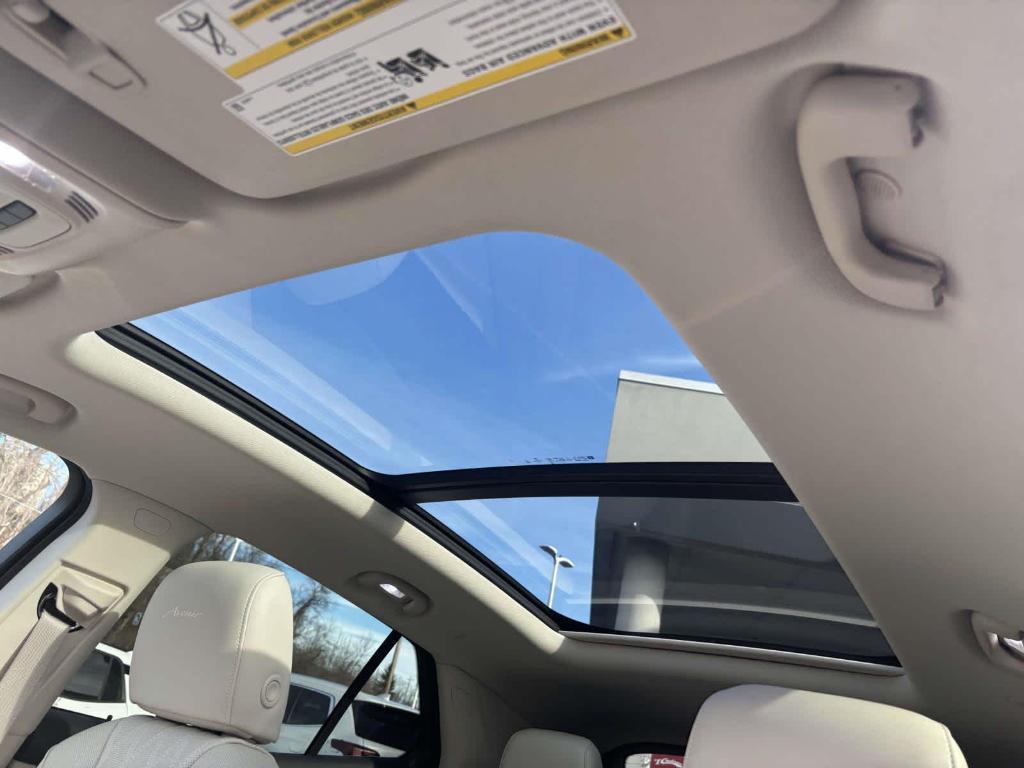 used 2023 Buick Envision car, priced at $32,998