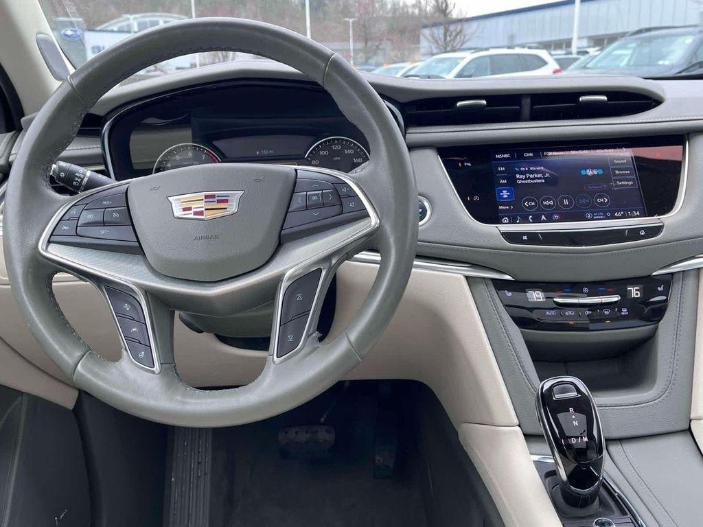 used 2023 Cadillac XT5 car, priced at $29,996