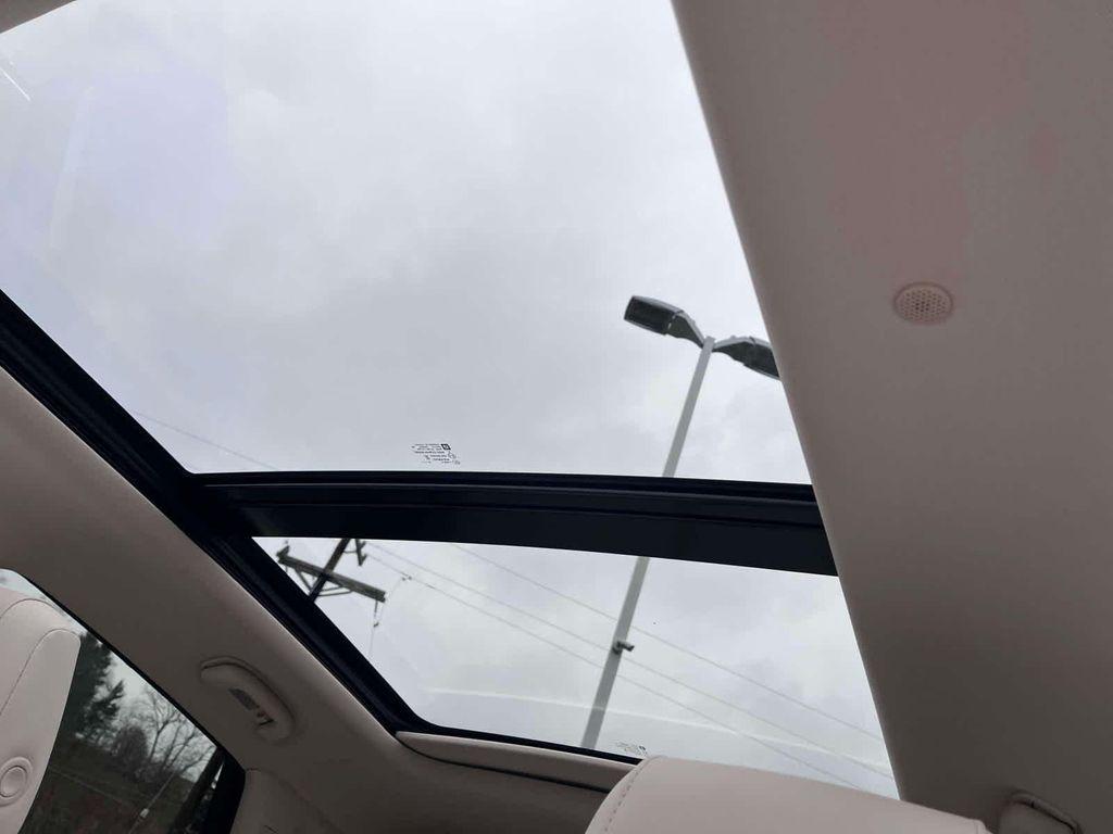 used 2023 Cadillac XT5 car, priced at $29,996