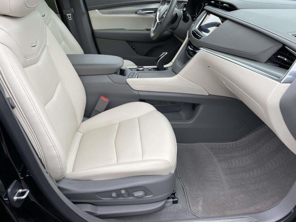 used 2023 Cadillac XT5 car, priced at $30,998