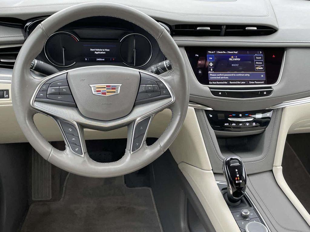 used 2023 Cadillac XT5 car, priced at $30,998
