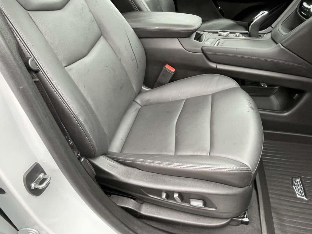 used 2023 Cadillac XT5 car, priced at $33,986