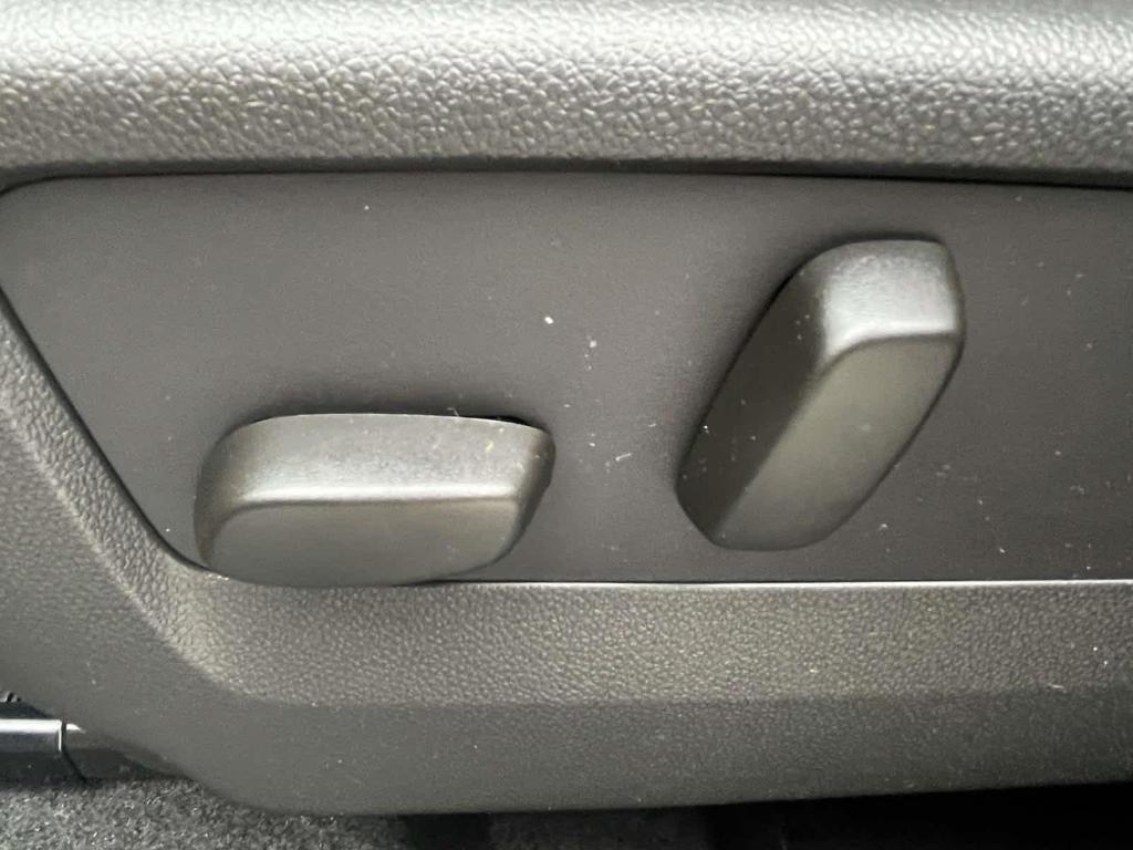 used 2023 Buick Envision car, priced at $29,489
