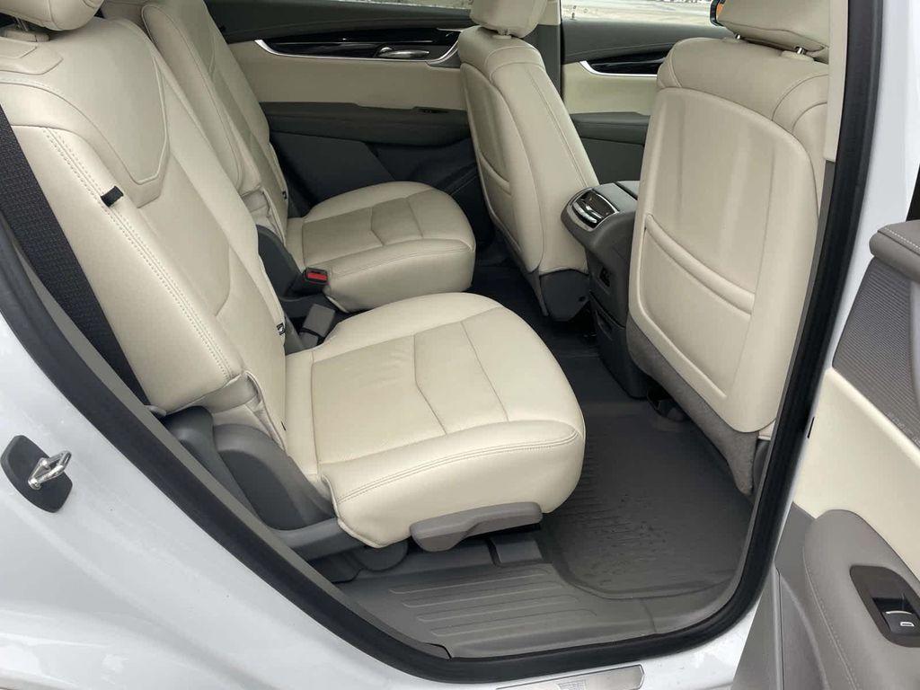 used 2023 Cadillac XT6 car, priced at $31,996