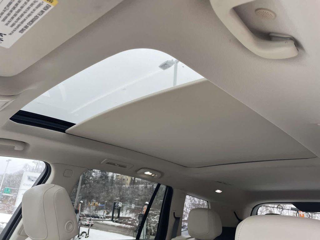 used 2023 Cadillac XT6 car, priced at $31,996