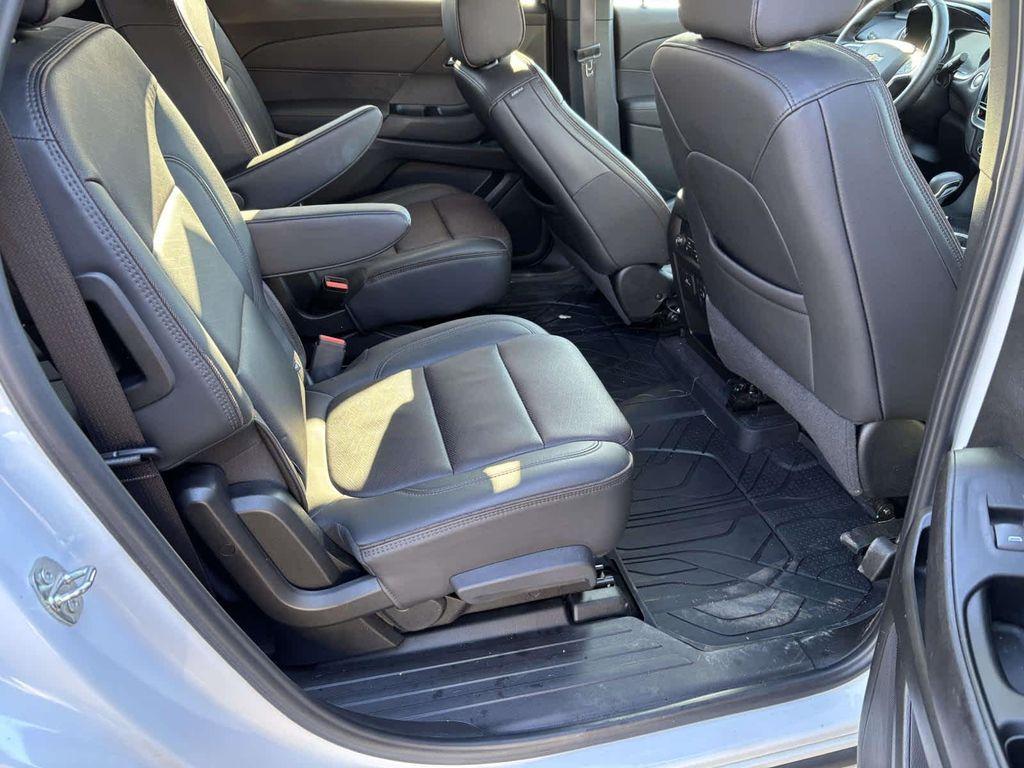 used 2023 Chevrolet Traverse car, priced at $35,499