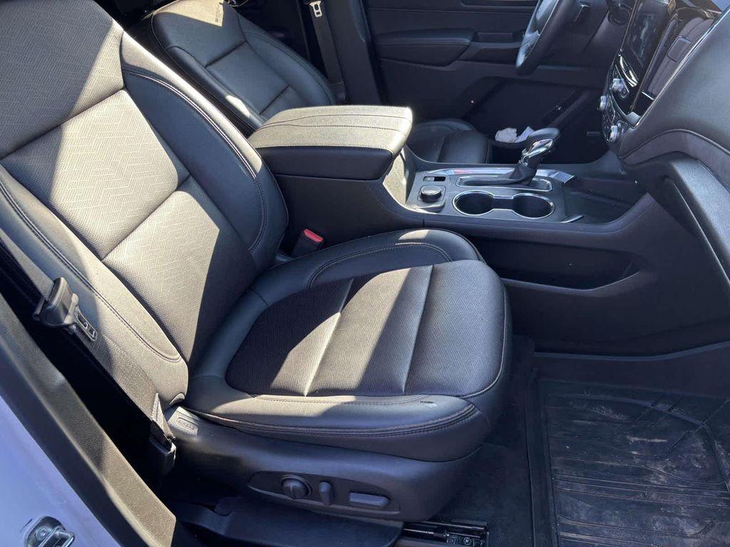 used 2023 Chevrolet Traverse car, priced at $35,499