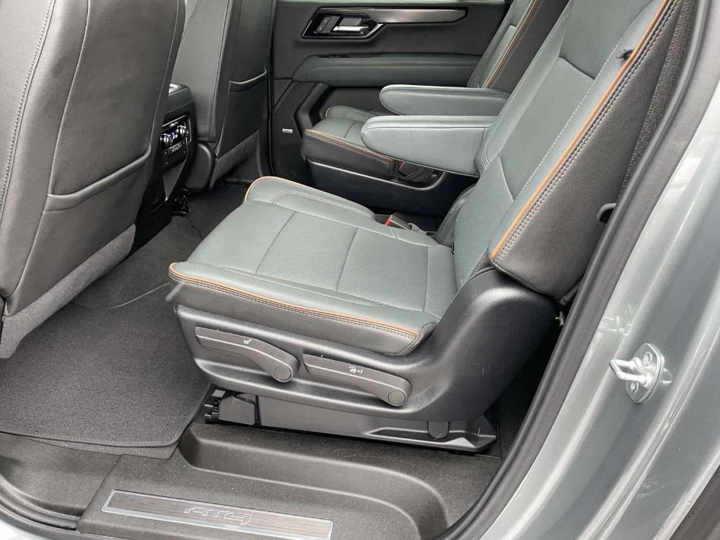 used 2025 GMC Yukon XL car, priced at $75,986