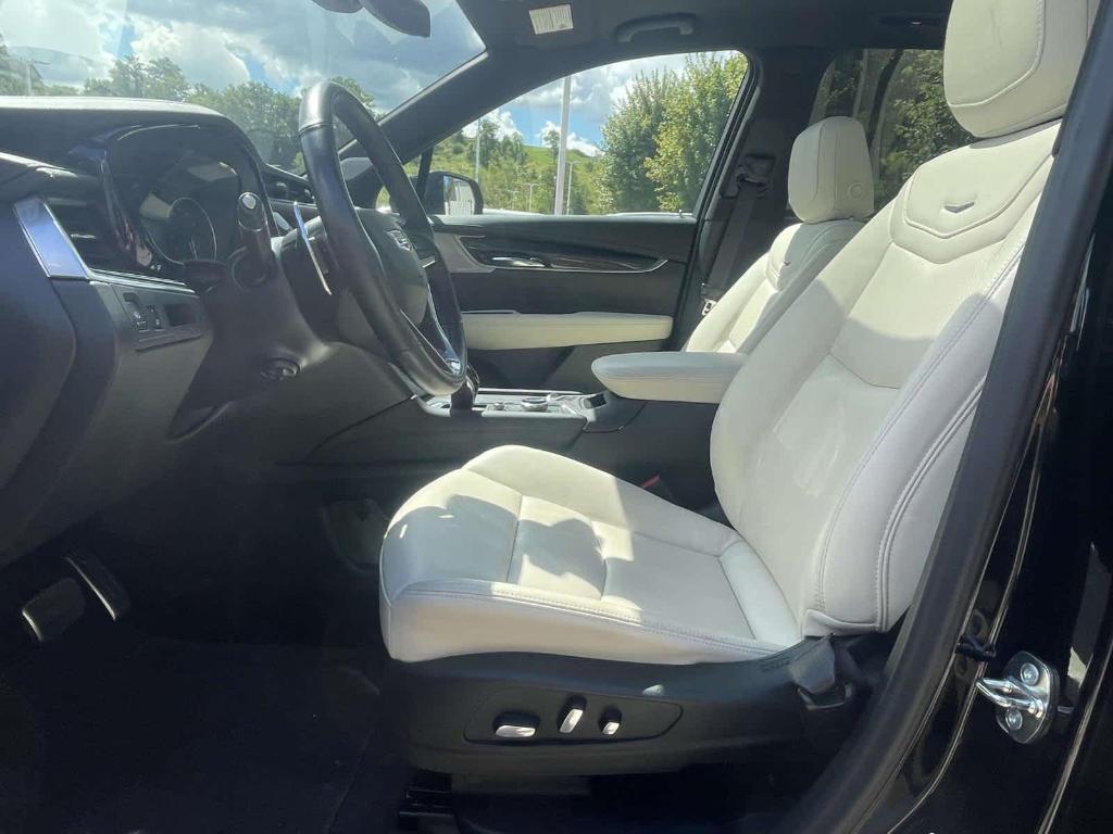 used 2024 Cadillac XT6 car, priced at $43,998