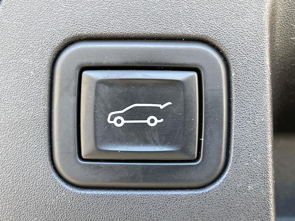 used 2023 Buick Envision car, priced at $24,599