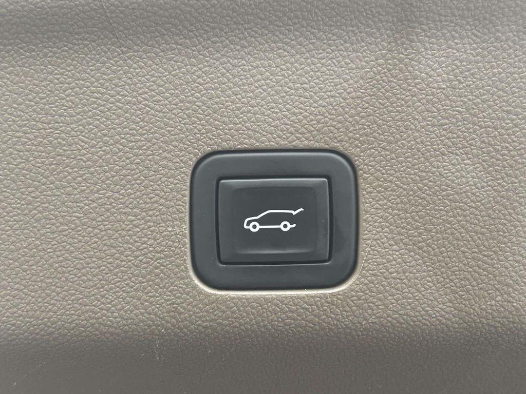 used 2024 GMC Yukon XL car, priced at $70,998