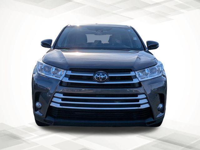 used 2017 Toyota Highlander car, priced at $17,356