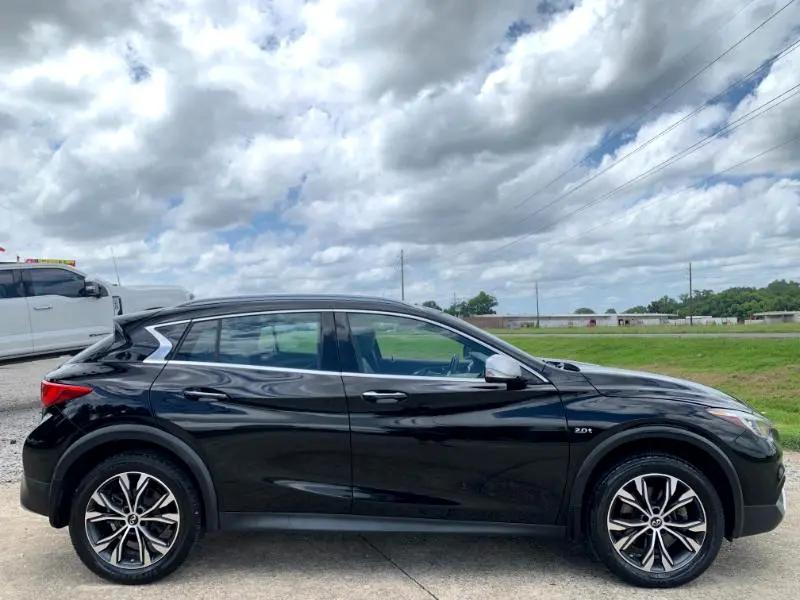 used 2018 INFINITI QX30 car