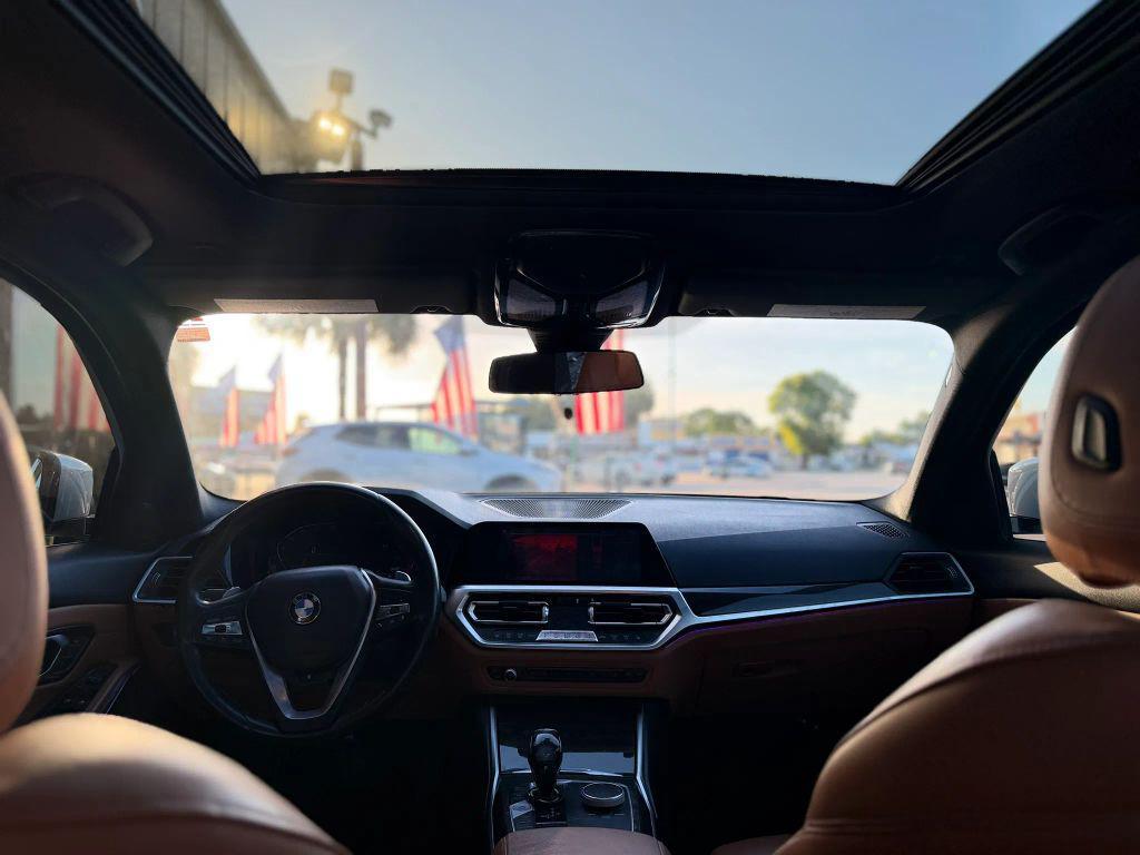 BMW 3 Series view 26