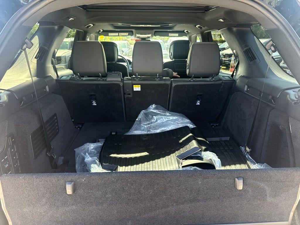 used 2024 Land Rover Discovery car, priced at $49,757