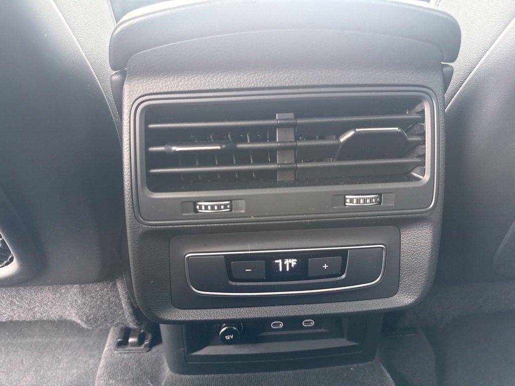 Audi Q7 view 21
