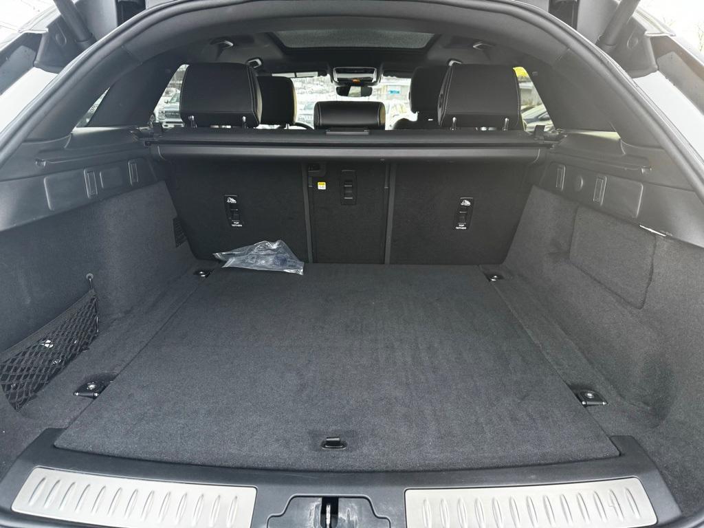 used 2022 Land Rover Range Rover Velar car, priced at $33,114
