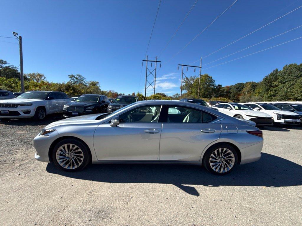 used 2024 Lexus ES 300h car, priced at $43,591