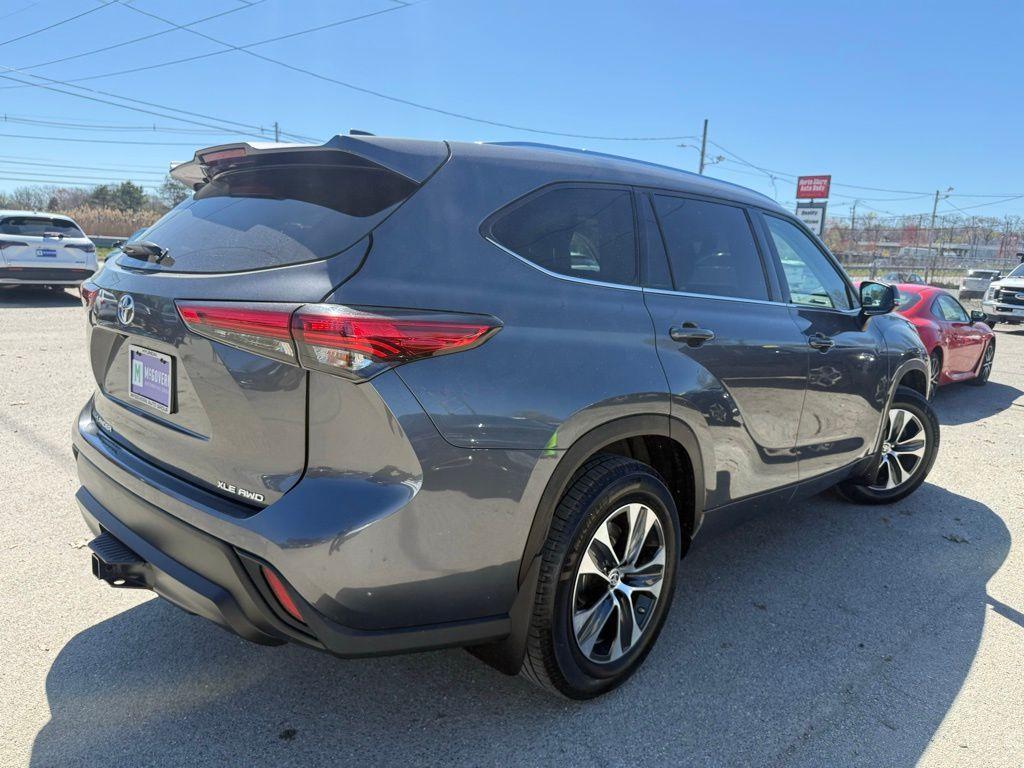 used 2020 Toyota Highlander car, priced at $28,325
