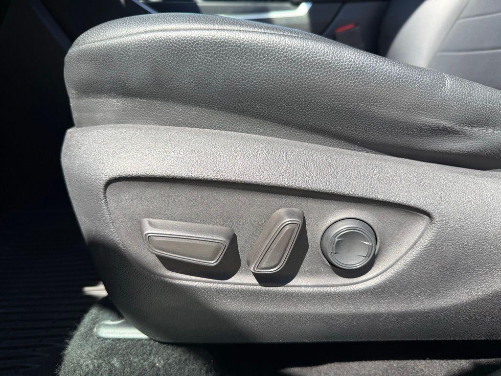 used 2020 Toyota Highlander car, priced at $28,325