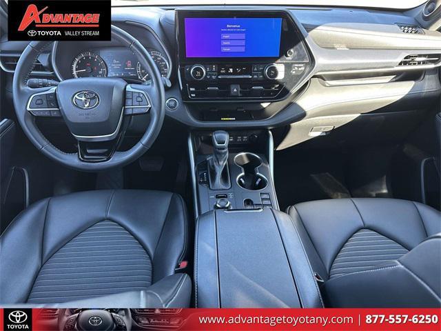 used 2023 Toyota Highlander car, priced at $38,998