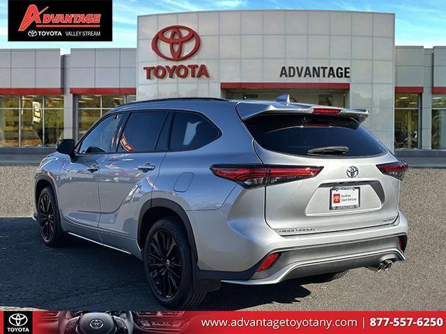 used 2023 Toyota Highlander car, priced at $38,998