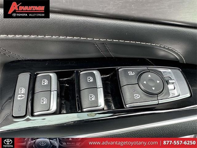 used 2022 Kia Sorento car, priced at $27,555