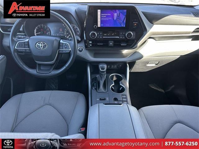 used 2023 Toyota Highlander car