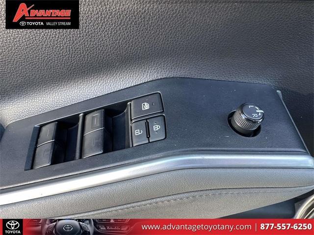 used 2023 Toyota Highlander car