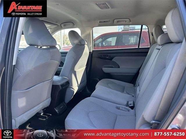 used 2023 Toyota Highlander car