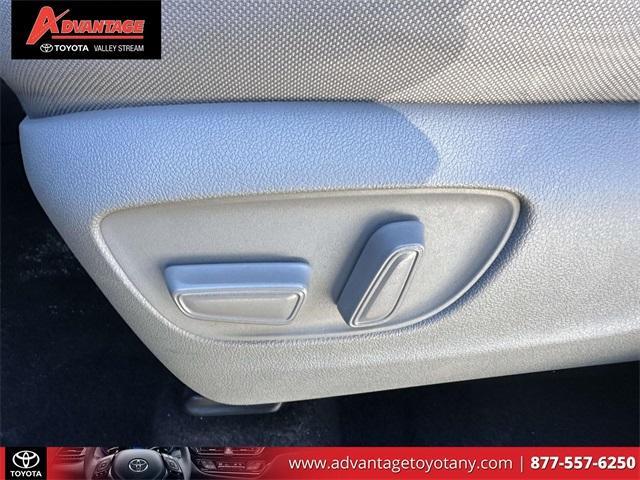 used 2023 Toyota Highlander car