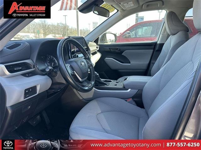 used 2023 Toyota Highlander car