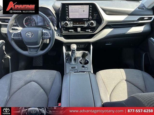 used 2022 Toyota Highlander car, priced at $33,887