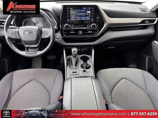 used 2022 Toyota Highlander car, priced at $30,199