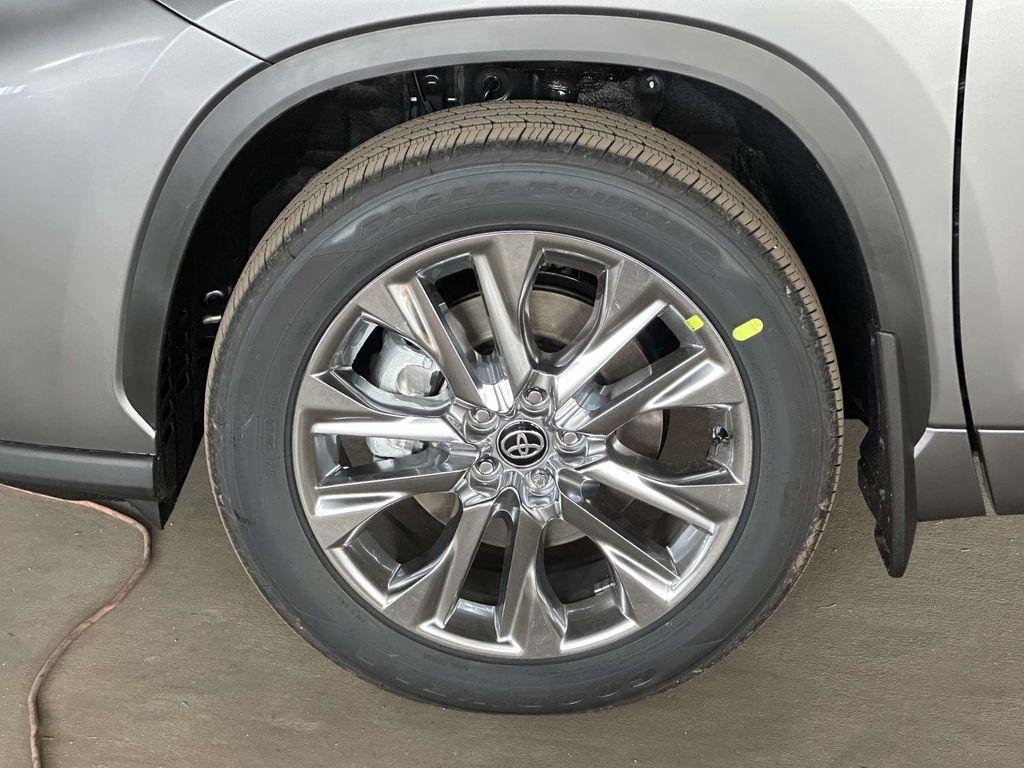 new 2026 Toyota Highlander car, priced at $54,182