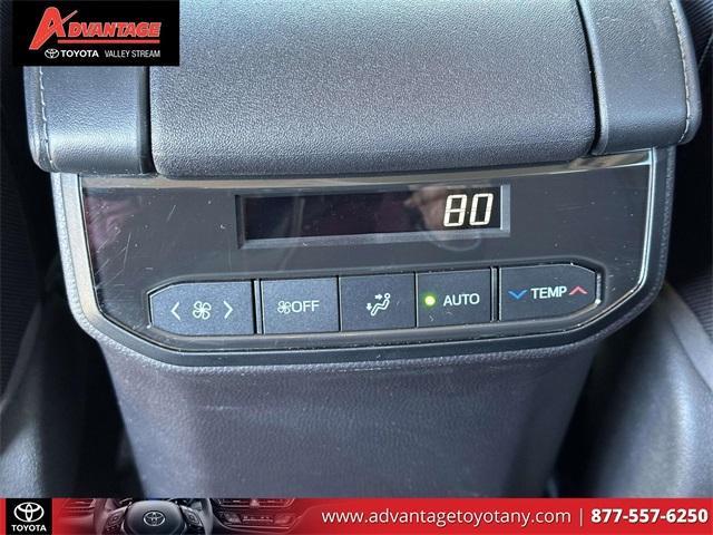 used 2023 Toyota Highlander car