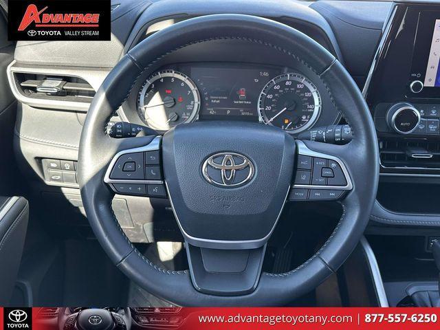 used 2023 Toyota Highlander car