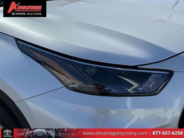 used 2023 Toyota Highlander car