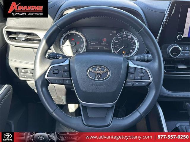 used 2023 Toyota Highlander car