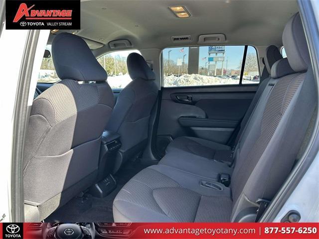 used 2023 Toyota Highlander car