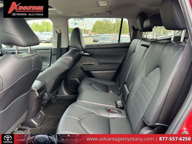 used 2024 Toyota Highlander car, priced at $39,200