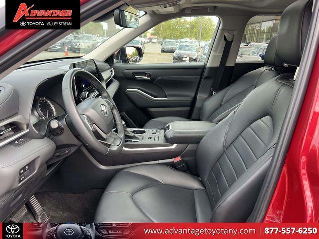 used 2024 Toyota Highlander car, priced at $39,200