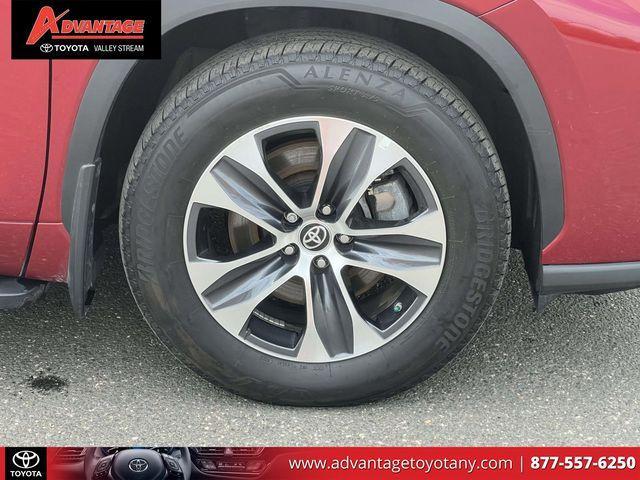 used 2024 Toyota Highlander car, priced at $39,200