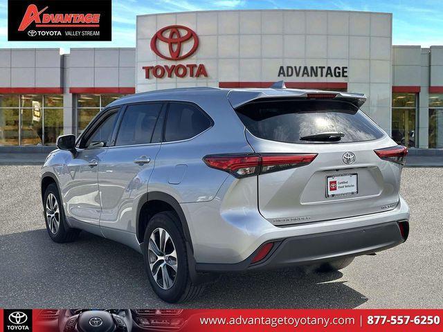 used 2022 Toyota Highlander car, priced at $35,999